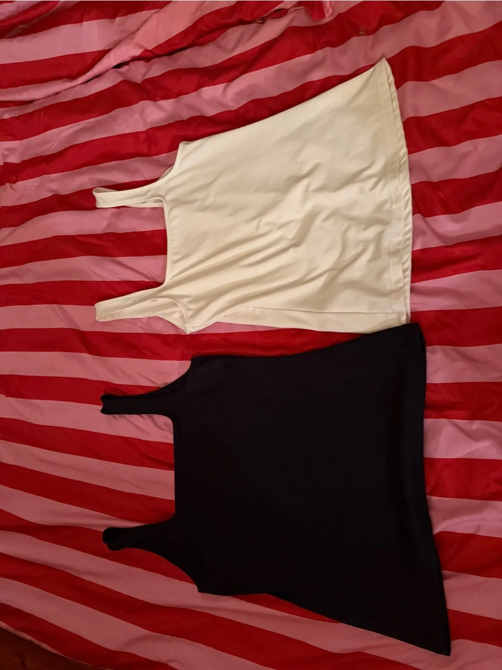 3/$25 π« Nine West Reversible Black & White Tank Top Bundle Size M - Picture 2 of 6